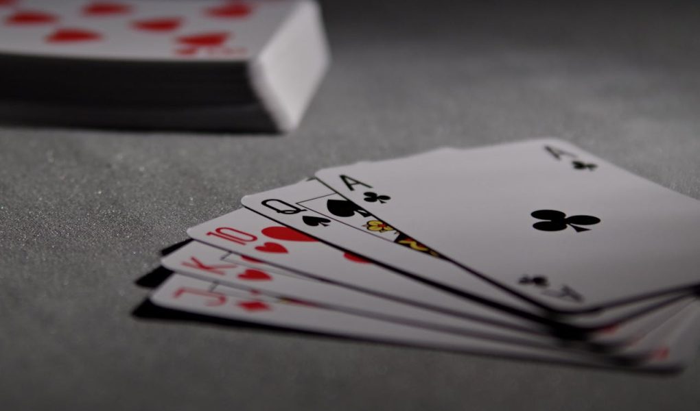 Cele mai populare tipuri de poker: Texas Hold'em, Omaha și altele